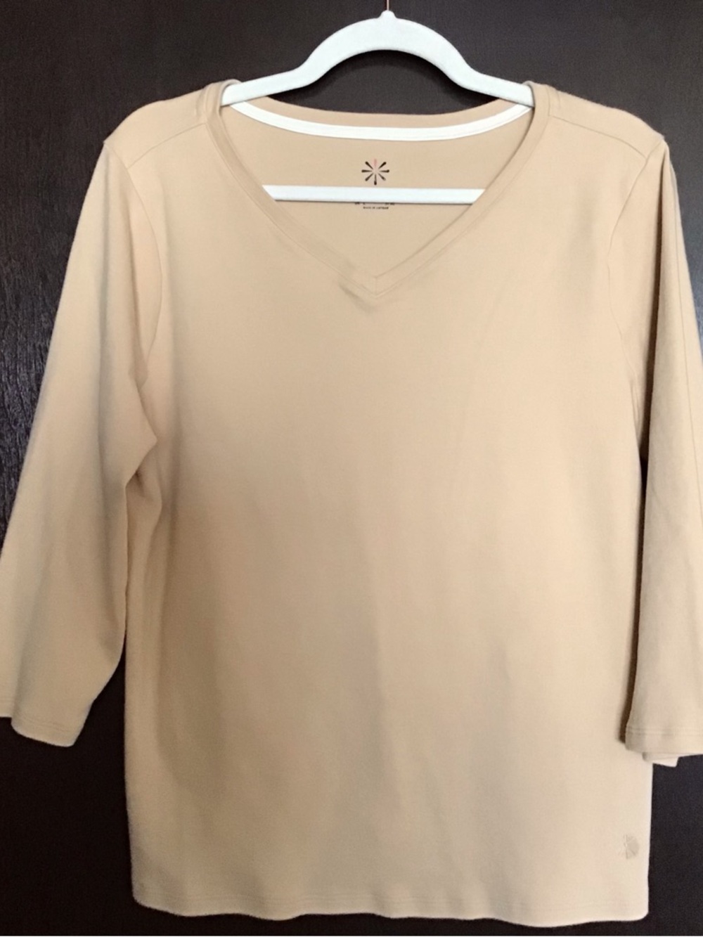 Isaac Mizrahi 3 Tees.  White Crew Neck LS & Tan and Navy V Necks 3/4 Sleeves - Picture 6 of 14